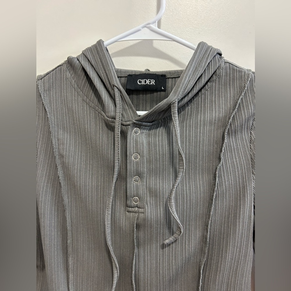 πLike New CIDER Ribbed Cropped Long Sleeve - Picture 9 of 9